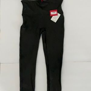 NWT. SPANX best-selling faux leather leggings.